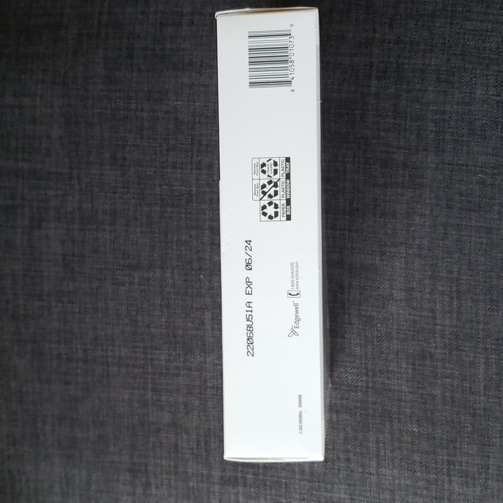 Schick Extreme Sensitive Disposable Razor Kit! - Picture 3 of 3